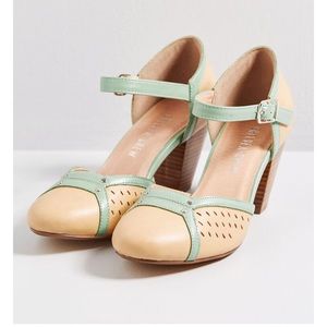 Chelsea Crew Meet Me on the Parquet Heels sz 40